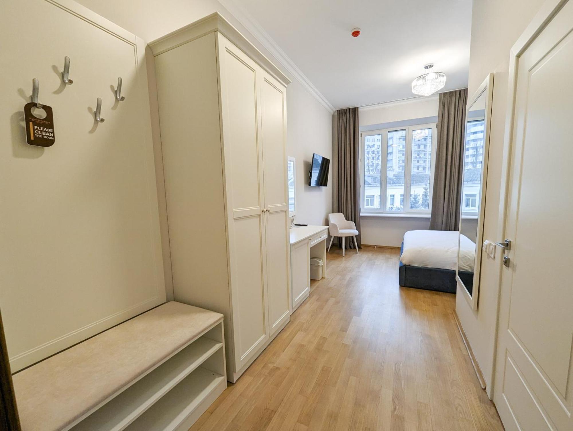 Kyiv Honchara Hotel Buitenkant foto