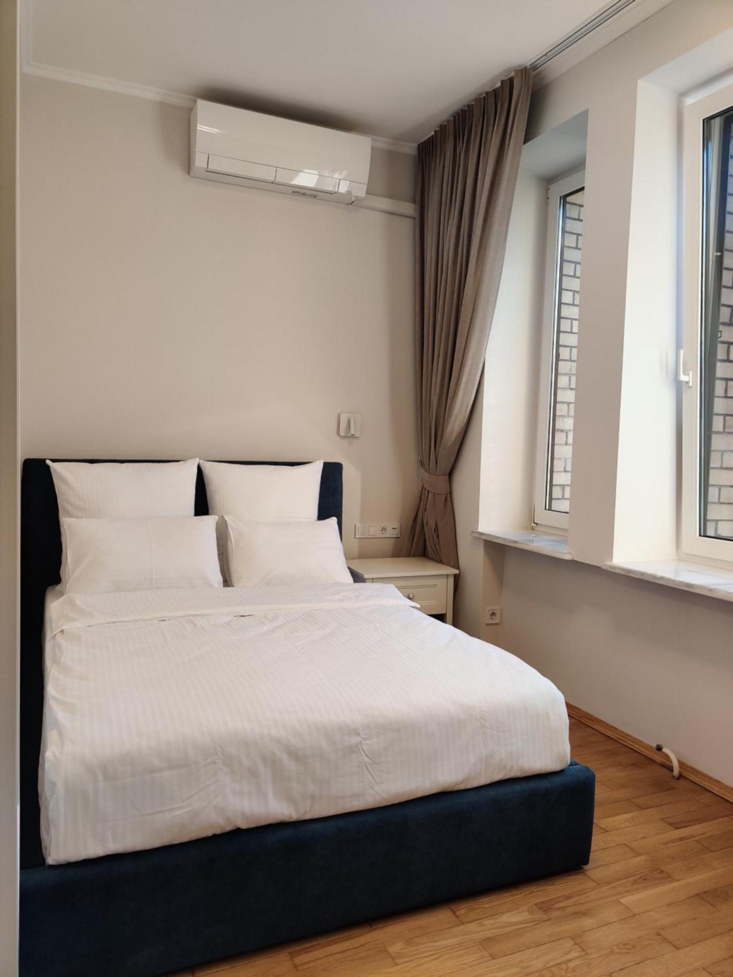 Kyiv Honchara Hotel Buitenkant foto