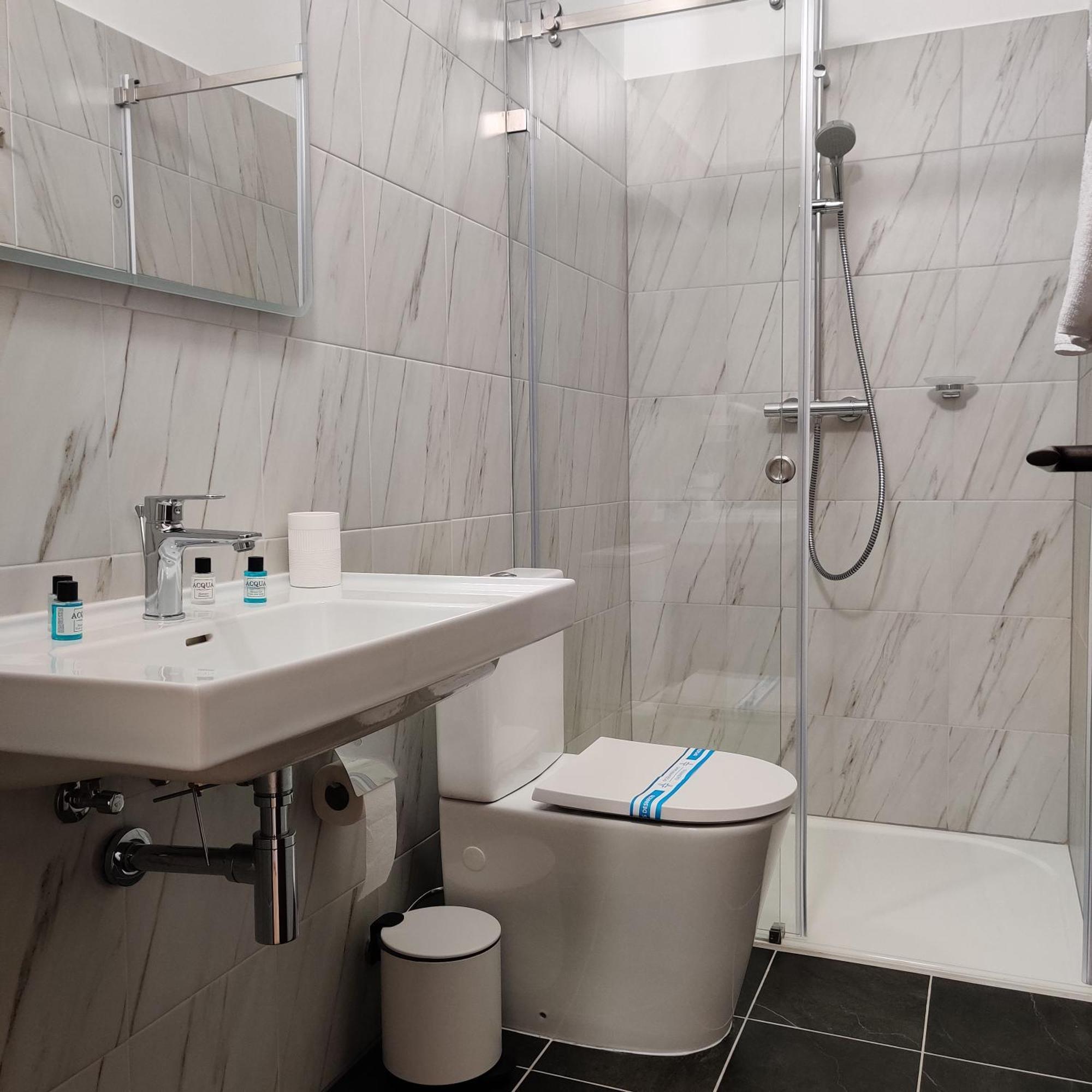 Kyiv Honchara Hotel Buitenkant foto